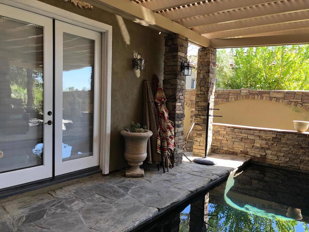 61016 Desert Rose Drive Property Photo 3