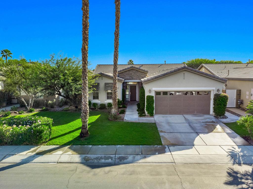 61726 Toro Canyon Way Property Photo 3