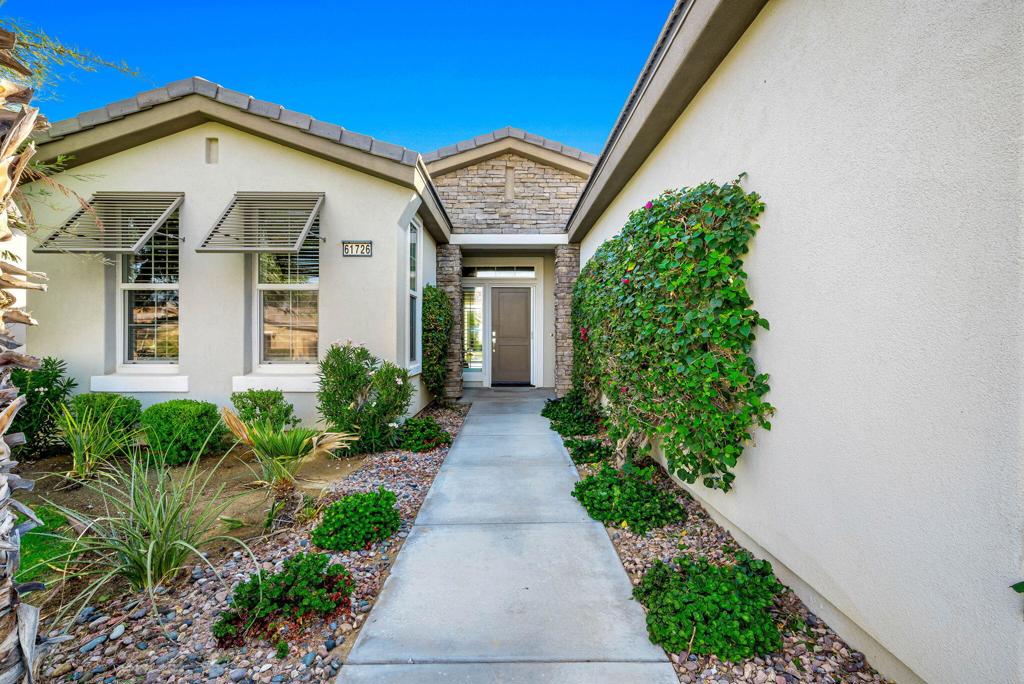 61726 Toro Canyon Way Property Photo 4