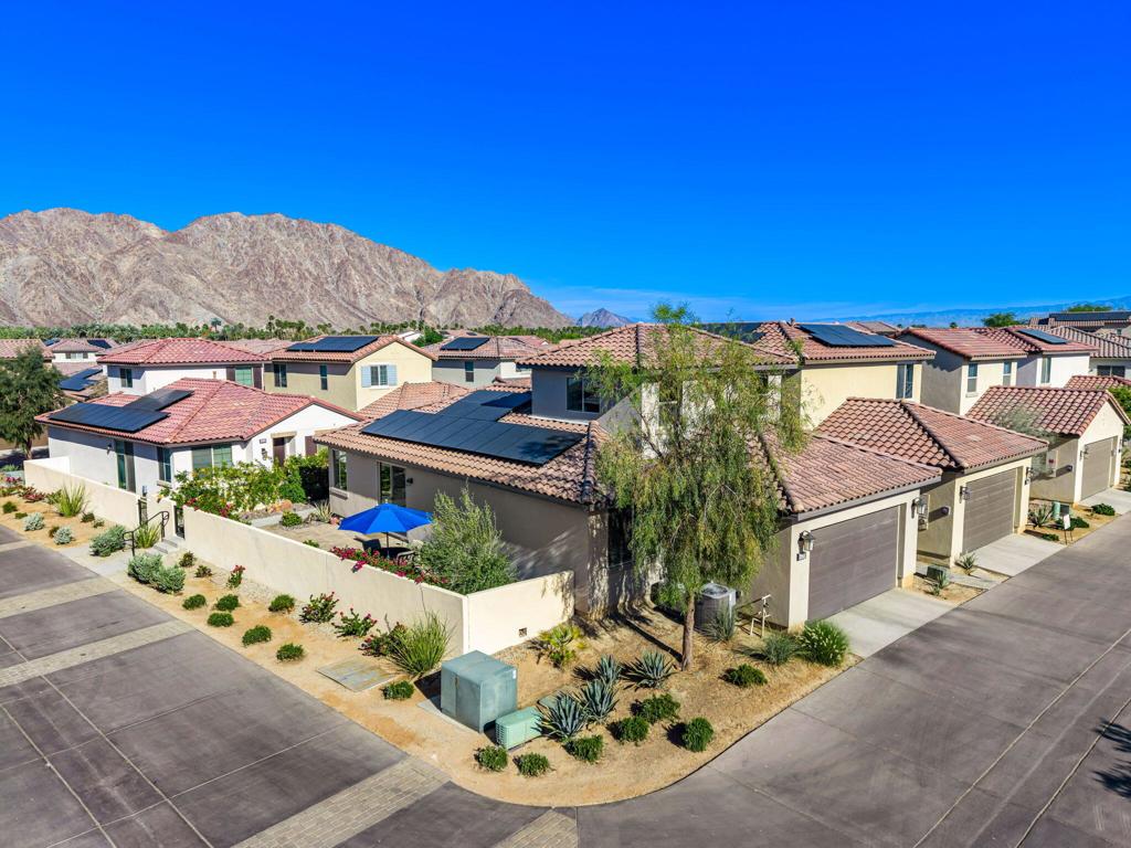 80368 Whisper Rock Way Property Photo 3