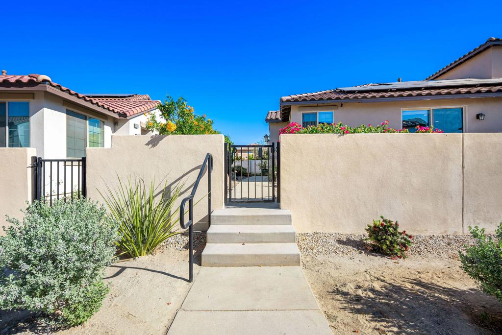 80368 Whisper Rock Way Property Photo 10