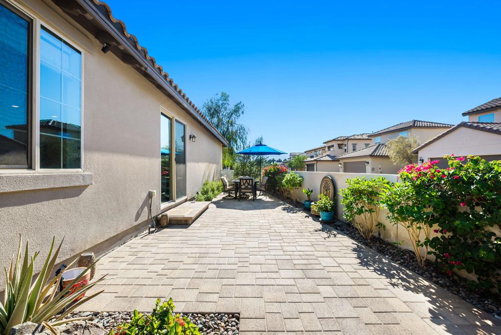 80368 Whisper Rock Way Property Photo 12