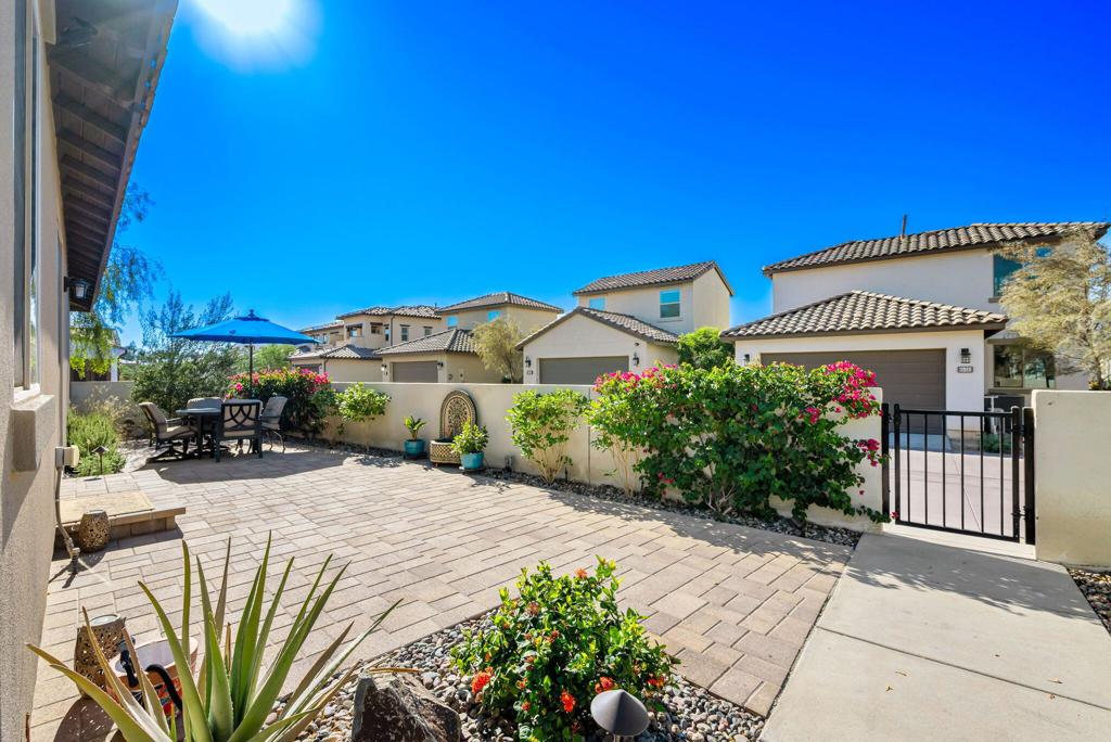 80368 Whisper Rock Way Property Photo 13