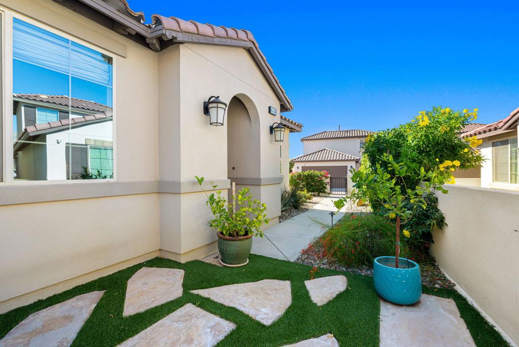 80368 Whisper Rock Way Property Photo 19
