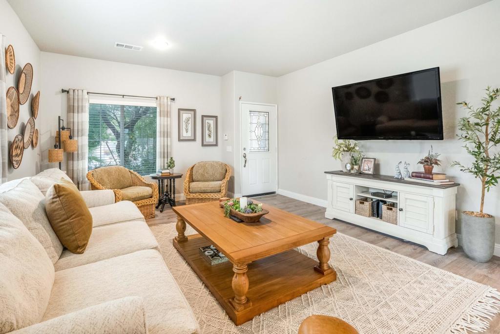 64279 Eagle Mountain Avenue Property Photo 3