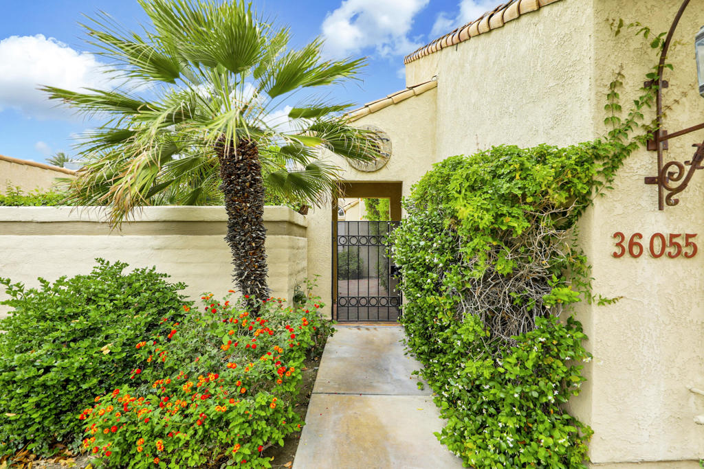 36055 Avenida De Las Montanas E Property Photo 2