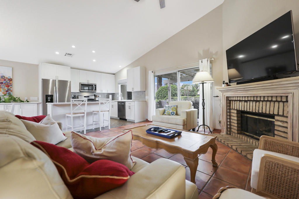 36055 Avenida De Las Montanas E Property Photo 8
