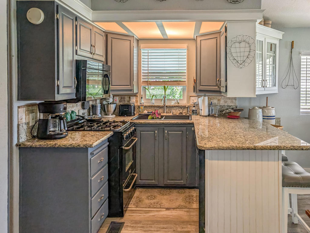 70200 Dillon Road 665 Property Photo 14