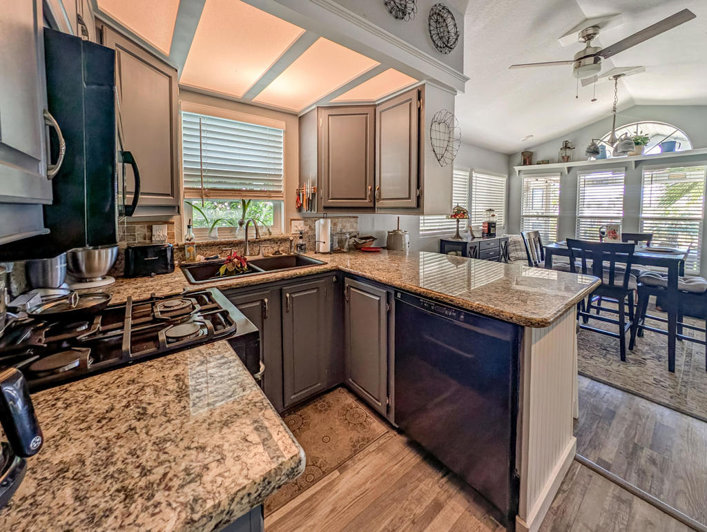 70200 Dillon Road 665 Property Photo 15