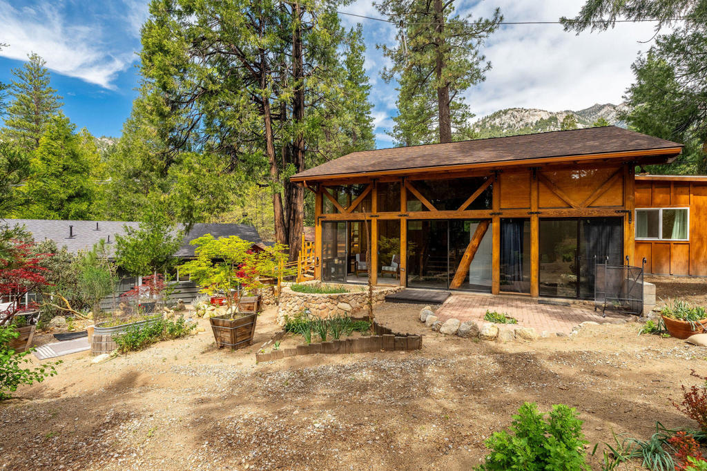 25106 Rim Rock Road Property Photo 2