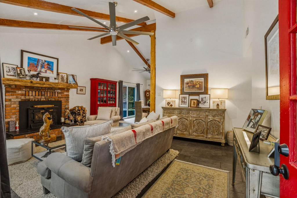 25106 Rim Rock Road Property Photo 8