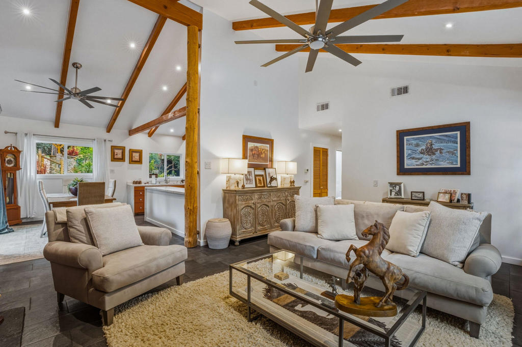 25106 Rim Rock Road Property Photo 11