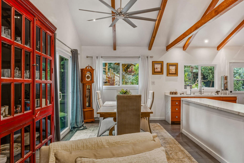 25106 Rim Rock Road Property Photo 13