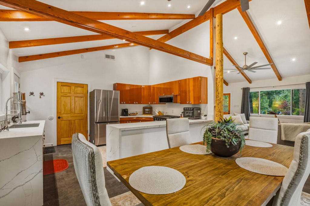 25106 Rim Rock Road Property Photo 15