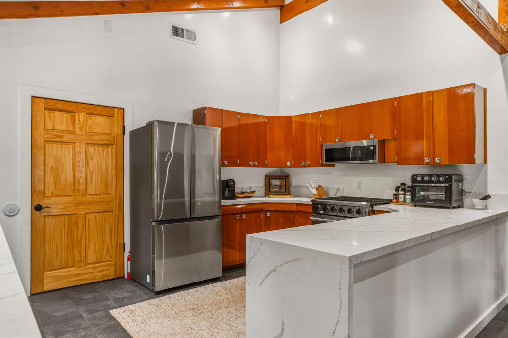 25106 Rim Rock Road Property Photo 17