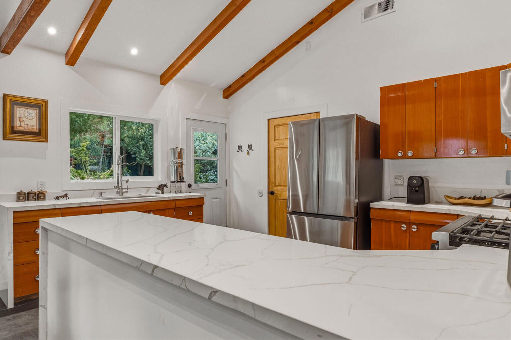 25106 Rim Rock Road Property Photo 18