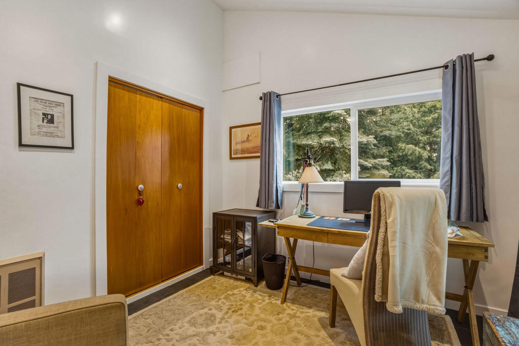 25106 Rim Rock Road Property Photo 26