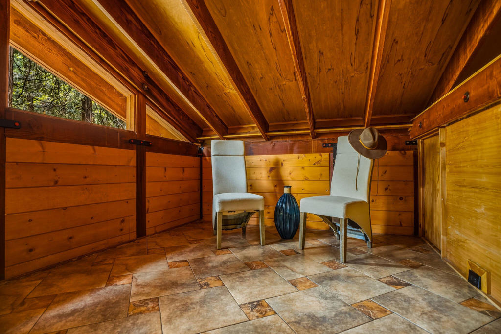 25106 Rim Rock Road Property Photo 46