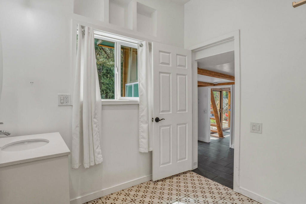 25106 Rim Rock Road Property Photo 59