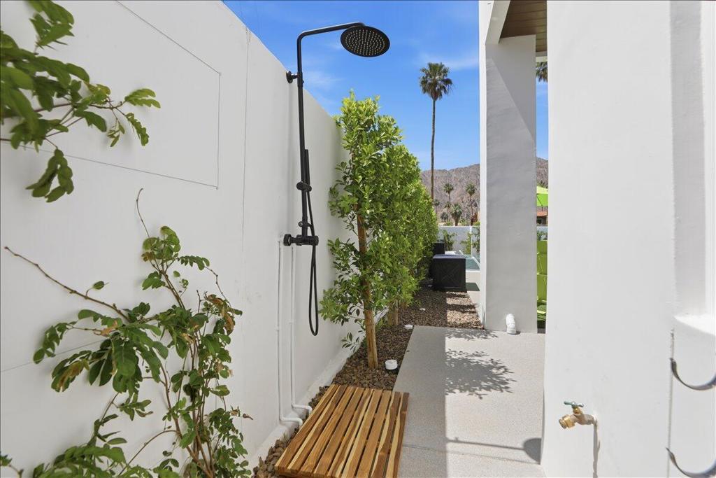 219146016DA Property Photo 94