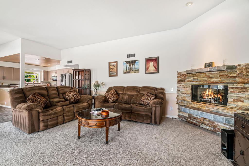38651 Nyasa Drive Property Photo 8
