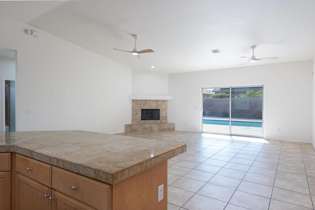 74137 Academy Lane E Property Photo 4