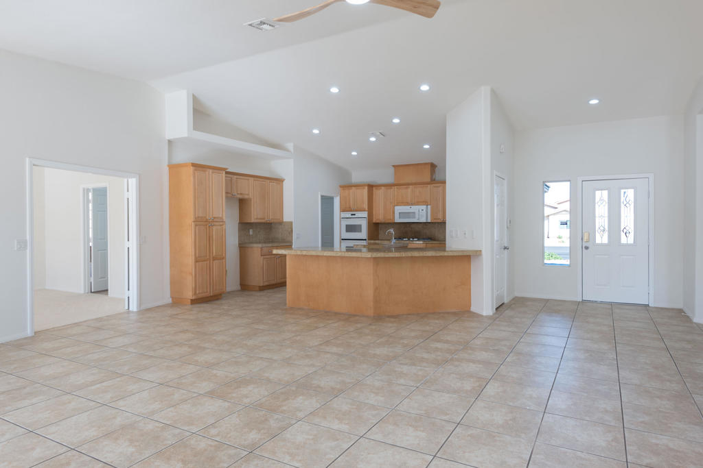 74137 Academy Lane E Property Photo 5