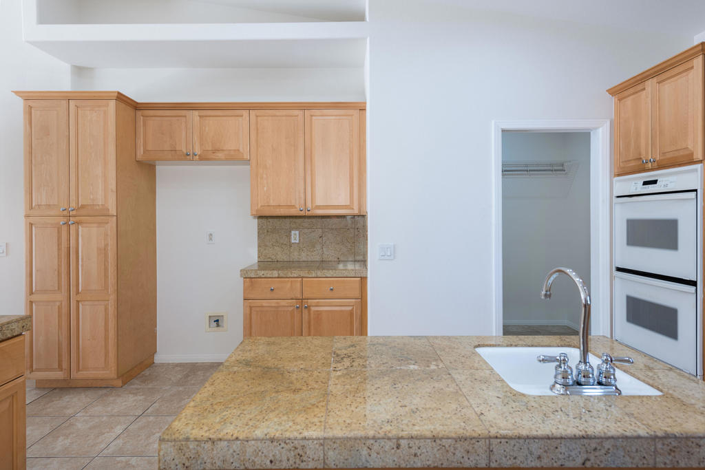 74137 Academy Lane E Property Photo 8