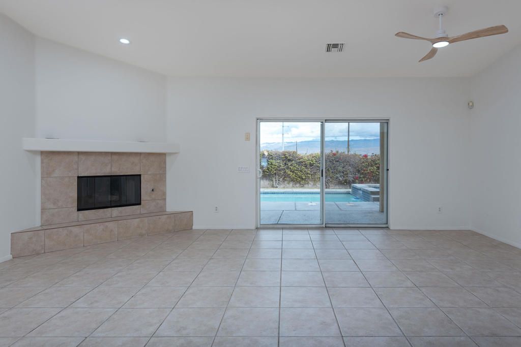 74140 Scholar Lane E Property Photo 4