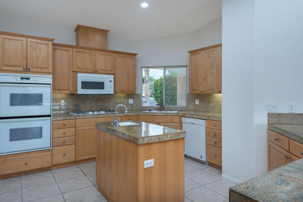74140 Scholar Lane E Property Photo 8