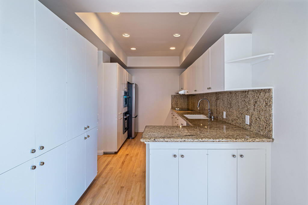 219146043PS Property Photo 22