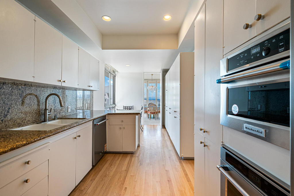219146043PS Property Photo 23
