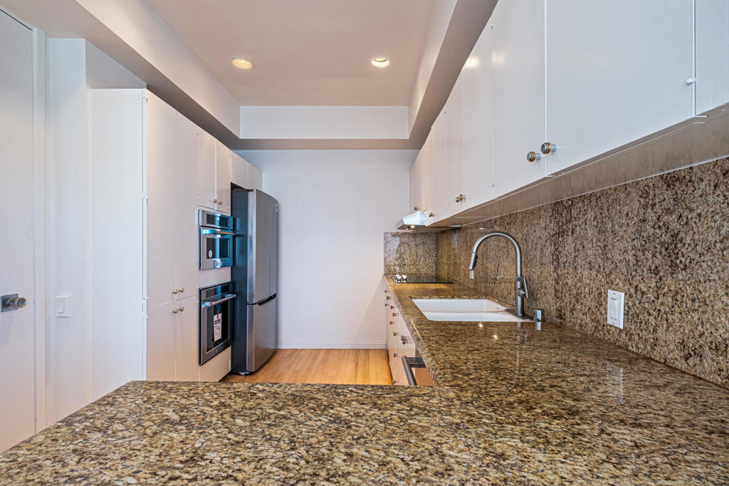 219146043PS Property Photo 24