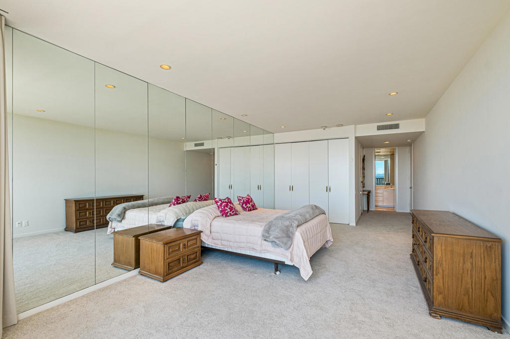 219146043PS Property Photo 26