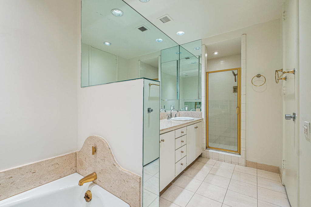 219146043PS Property Photo 28