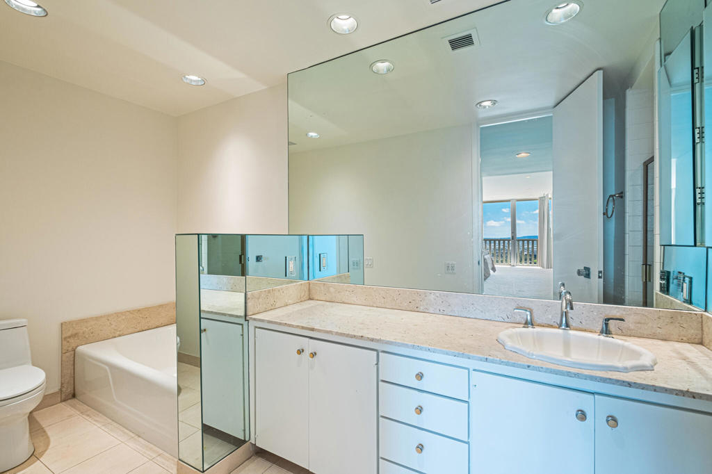 219146043PS Property Photo 29