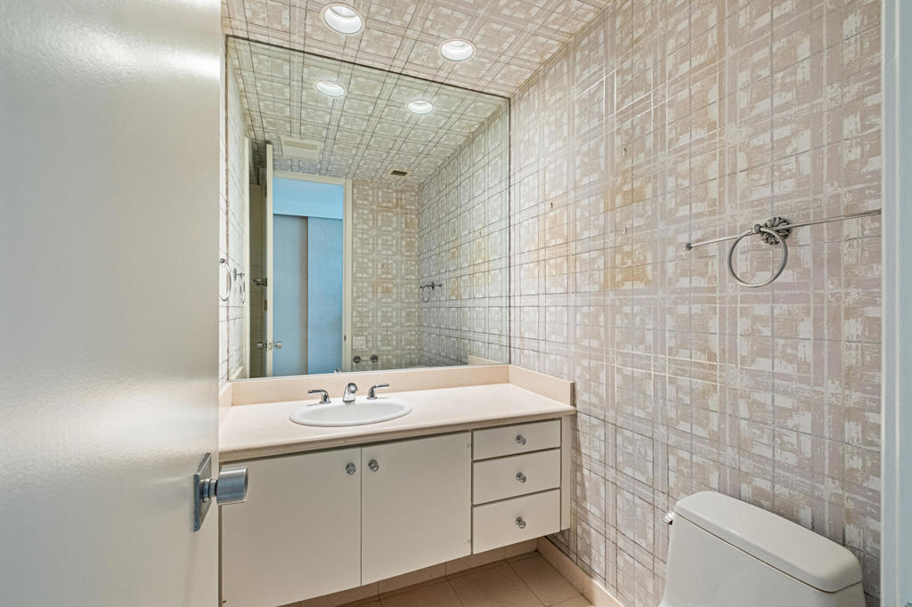 219146043PS Property Photo 32