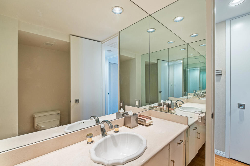 219146043PS Property Photo 35