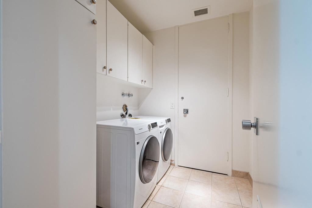 219146043PS Property Photo 36