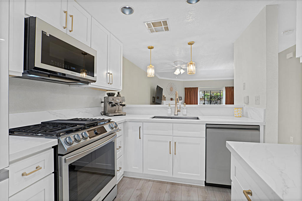 682 Sycamore Avenue Property Photo 8