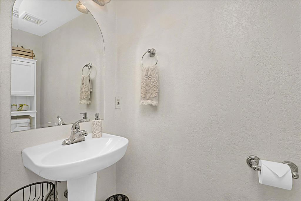 682 Sycamore Avenue Property Photo 22