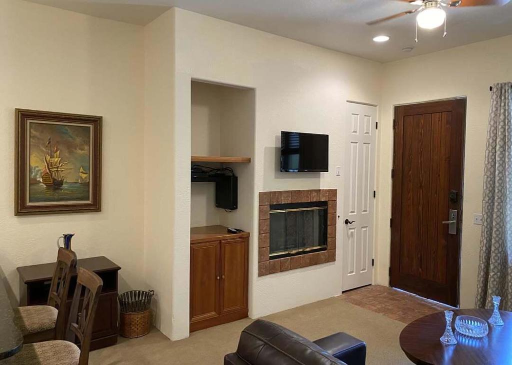 50690 Santa Rosa Plaza 1 Property Photo 6