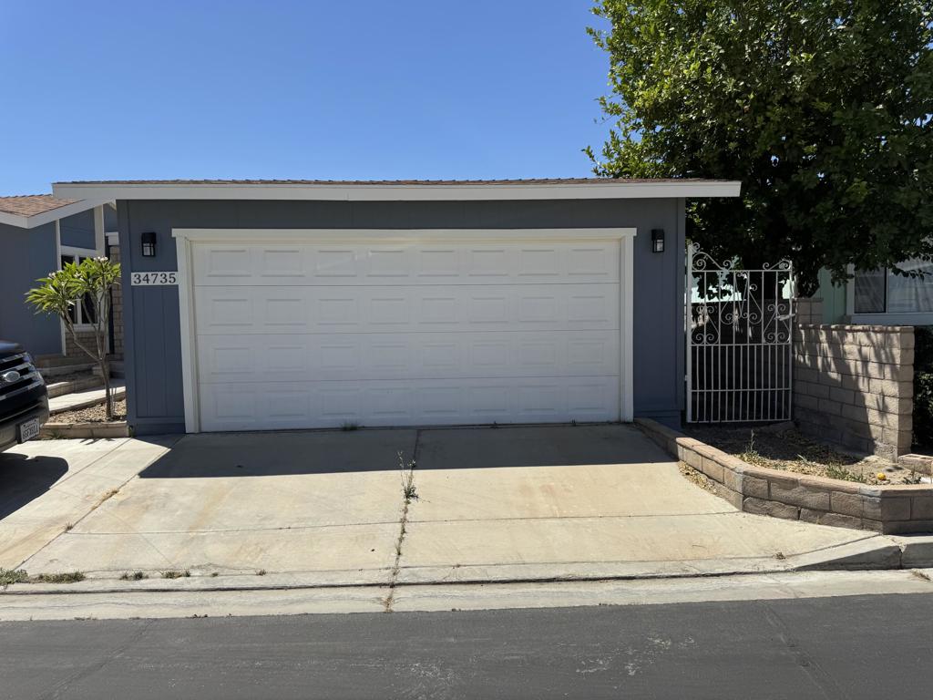 34735 Double Diamond Drive Property Photo 3