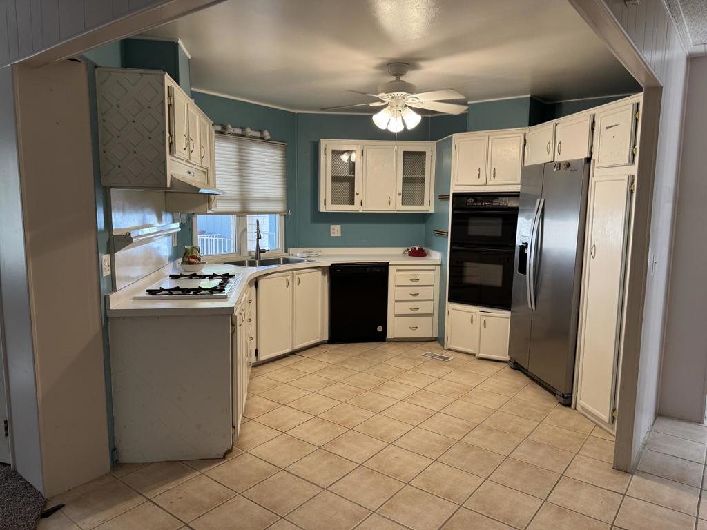 34735 Double Diamond Drive Property Photo 11