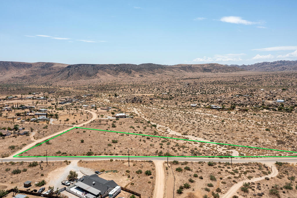 201 Pipes Canyon Road Property Photo 1