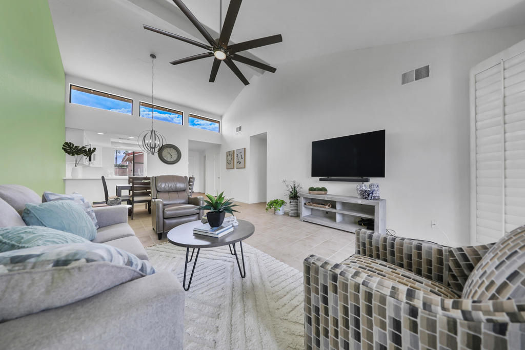 412 S Sierra Madre Property Photo 1
