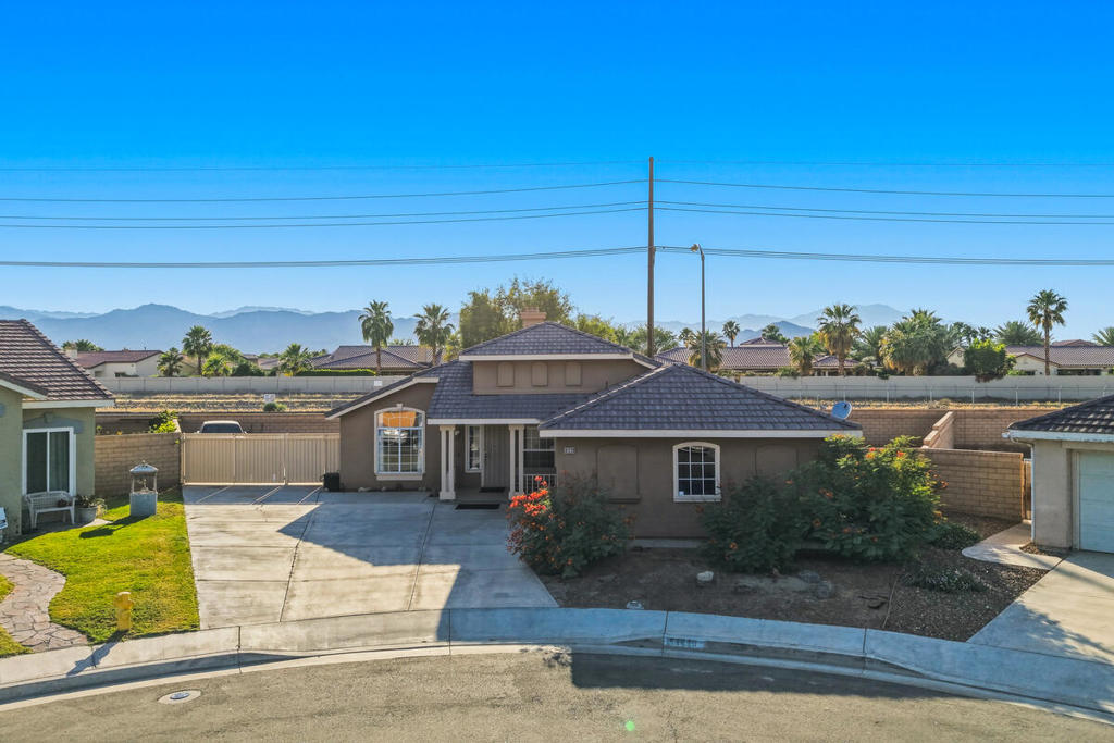 81220 Iris Court Property Photo 1