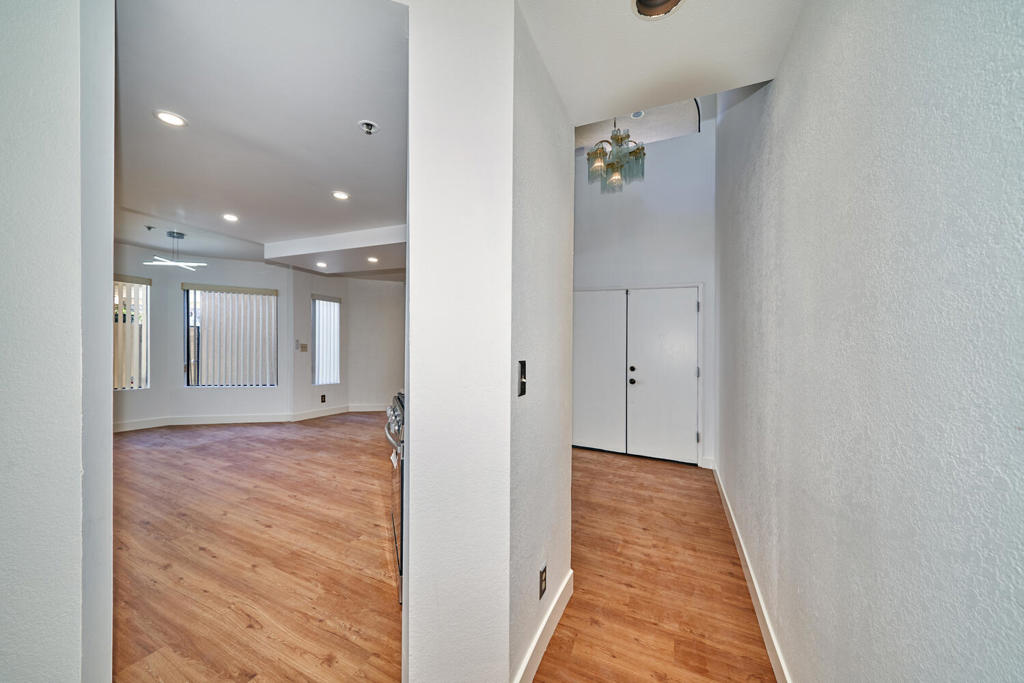 414 W Village Square N Property Photo 17