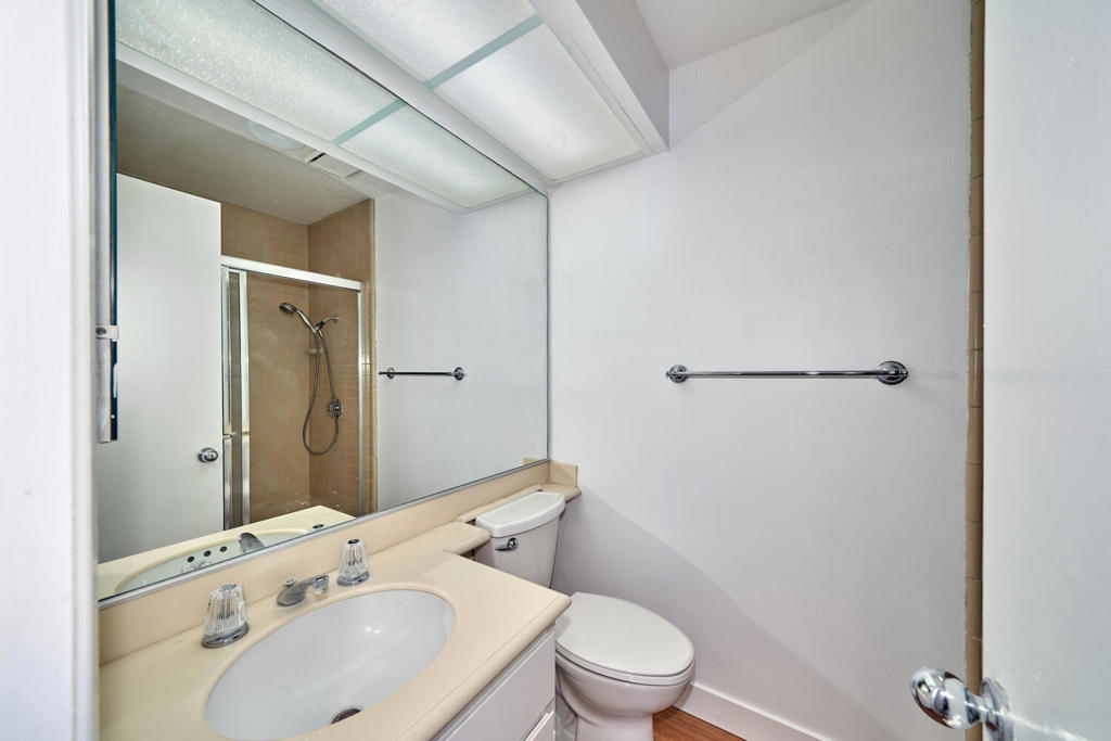 414 W Village Square N Property Photo 22