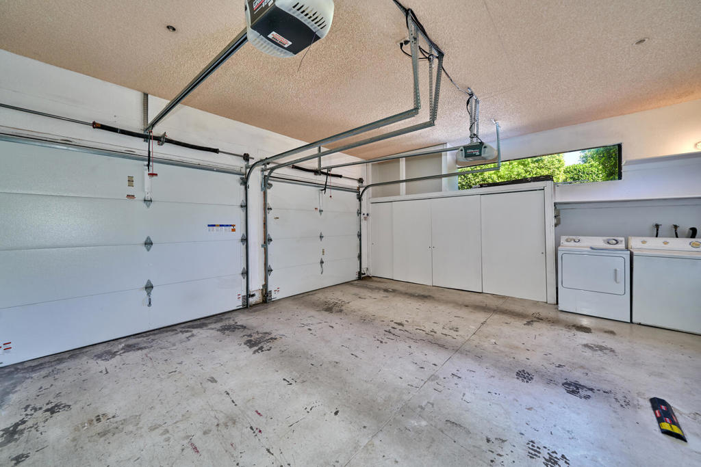 414 W Village Square N Property Photo 23